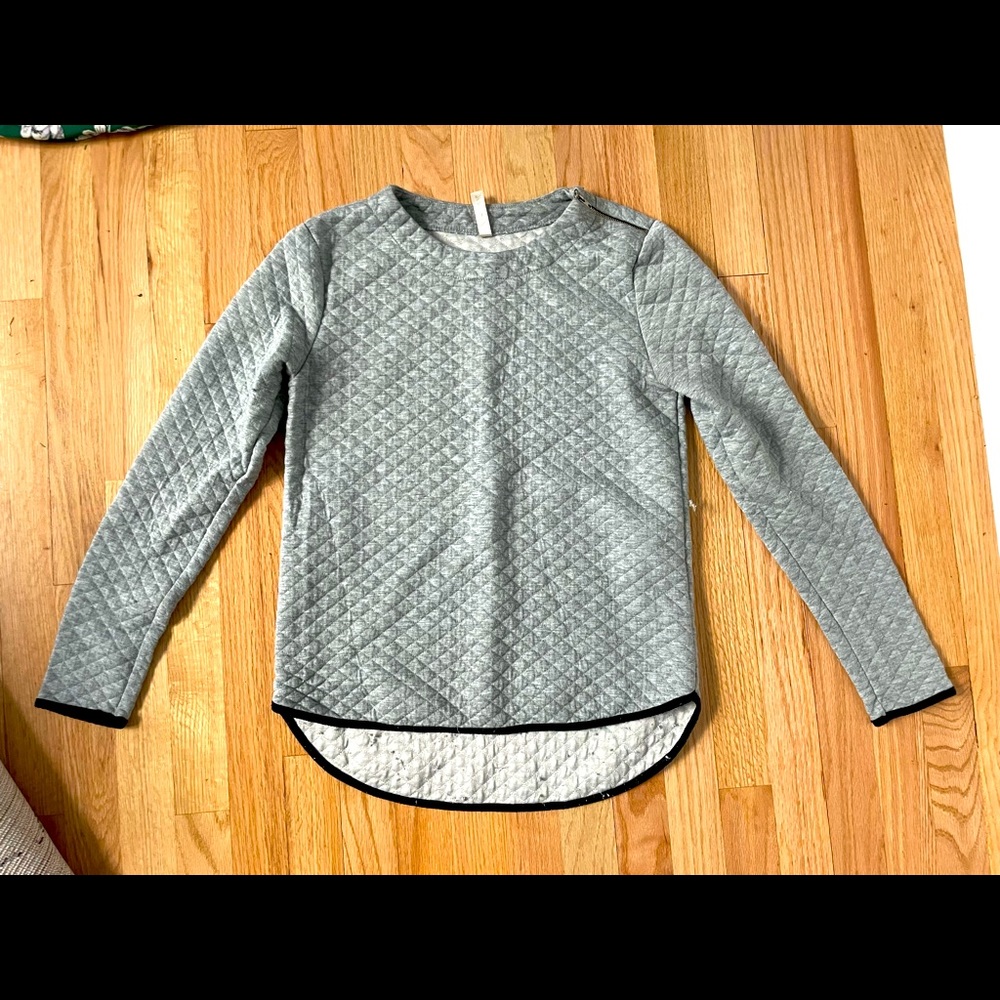Cute waffle grey sweater / sweatshirt!